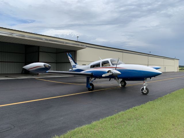 Cessna 310 (N5080C)