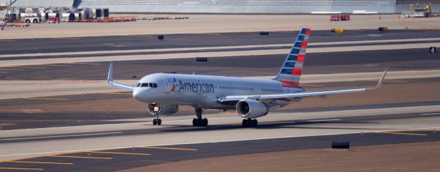 Boeing 757-200 (N206UW) - Phoenix Sky Harbor International Airport 24SEP19