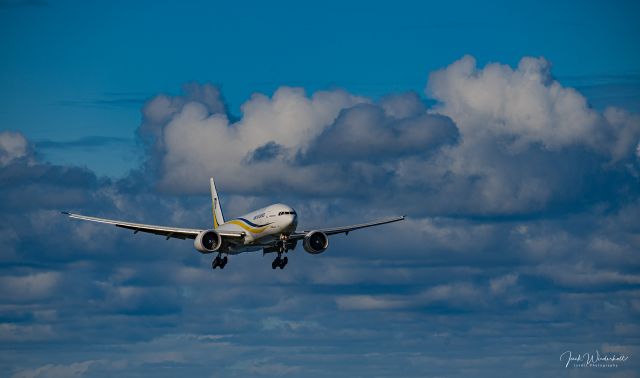 Boeing 777-200 (N708GT) - Landing, Anchorage, Alaska, 2 September 2023.