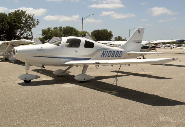 Cessna 350 (N1088D) - A very fast aircraft.