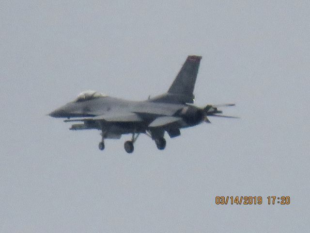 Lockheed F-16 Fighting Falcon (89-2040)