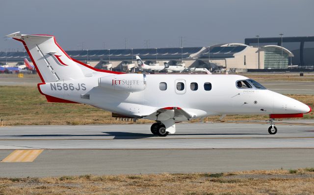 Embraer Phenom 100 (N586JS)