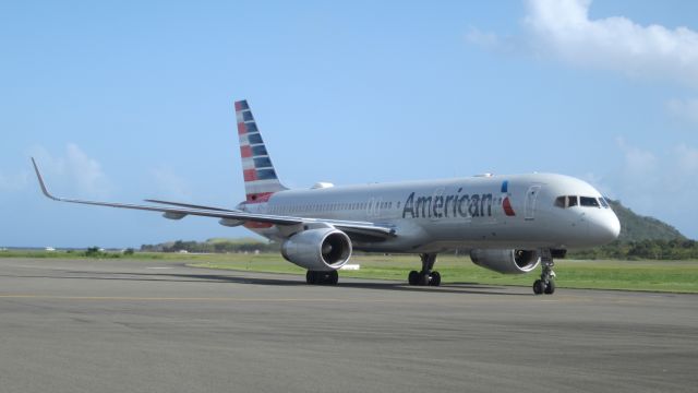 Boeing 757-200 (N173AN)