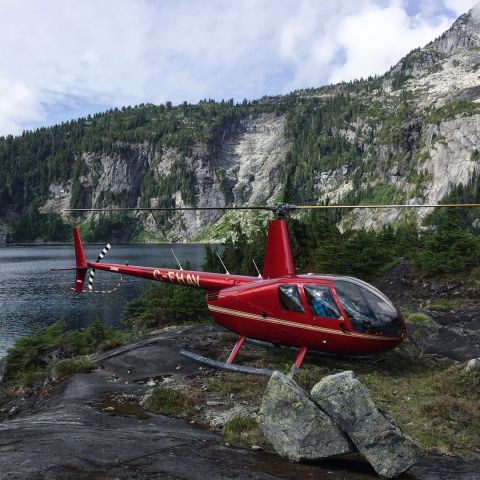 Robinson R-44 (C-FHAV) - Vancouver