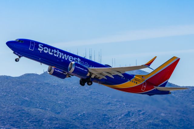 Boeing 737 MAX 8 (N8757L) - A Southwest Airlines 737 MAX 8 taking off from PHX on 2/24/23. Taken with a Canon R7 and Canon EF 100-400 ii lens.