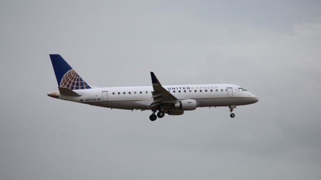 Embraer 175 (N87339)