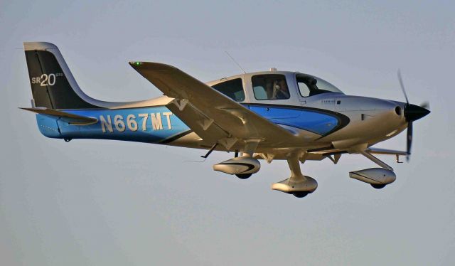 Cirrus SR-20 (N667MT) - Howdy Beth!