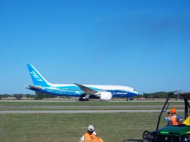 Boeing 787-8 (N787BA)