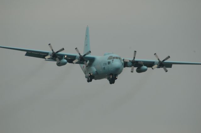 Lockheed C-130 Hercules (75-1078) - Nov.02.2013  RWY17