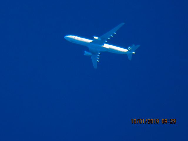 Airbus A330-300 (C-GHLM)