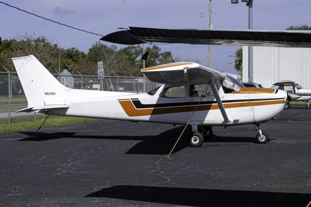 Cessna Skyhawk (N64161)