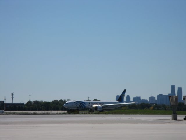 Boeing 777-200 (NU-COP)