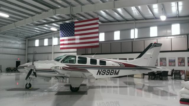 Beechcraft Baron (58) (N99BM)