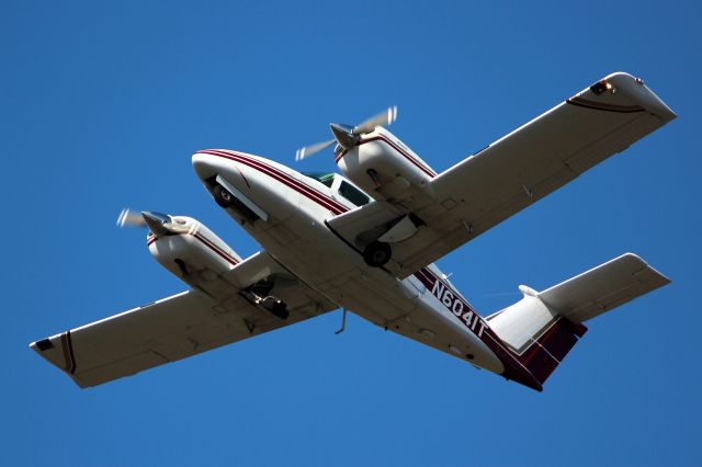 Beechcraft Duchess (N6041T) - Twin training