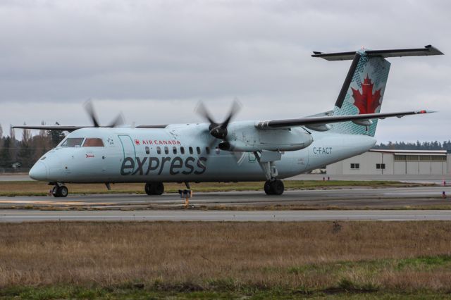 de Havilland Dash 8-300 (C-FACT) - Arriving From Vancouver As JZA8065