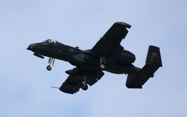 Fairchild-Republic Thunderbolt 2 — - The A10 Demo team flying the ' Black Mamba' at the  Cleveland,Ohio airshow. The Black Mamba flew all 3 days in Ohio then heading to Texas to fly in its last airshow. Once it completes the show in Texas. The Black Mamba will go into retirement forever.