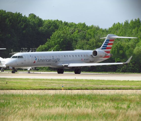 Canadair Regional Jet CRJ-700 (N708PS)