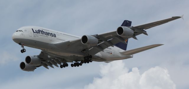 Airbus A380-800 (D-AIMJ) - Approach into 26L