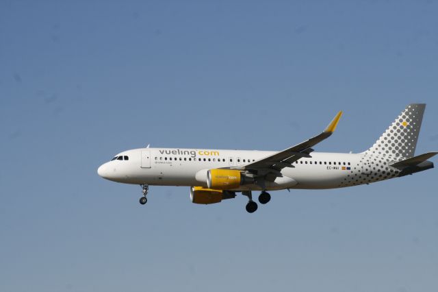 Airbus A320 (EC-MAI)