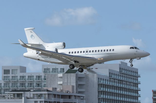 Dassault Falcon 8X (9H-KIM)