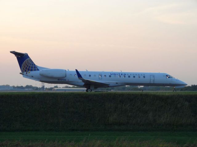 Embraer EMB-145XR (N12136)