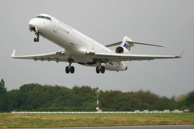 Canadair Regional Jet CRJ-700 (F-GRZD) - Canadair  Regional Jet CRJ-70, Brest-Guipavas Regional Airport (LFRB-BES)