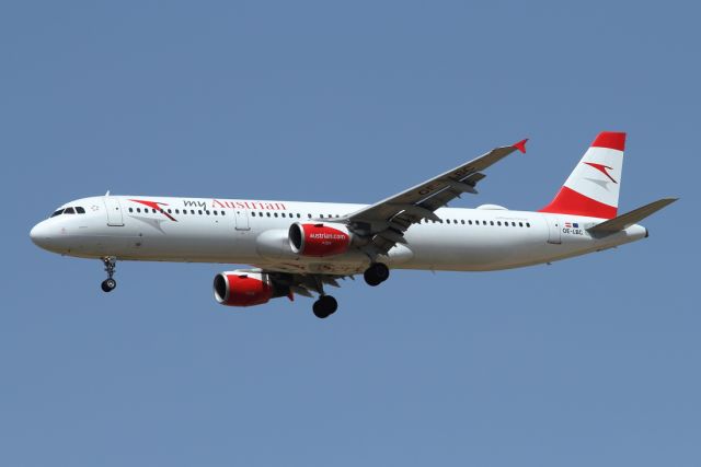 Airbus A321 (OE-LBC) - 22/04/2023:br /Flight from Vienna (VIE), on final to runway 30.