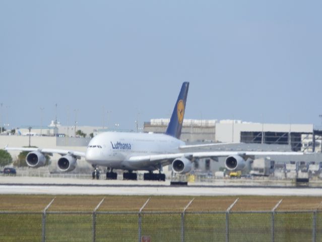 Airbus A380-800 (D-AIML)