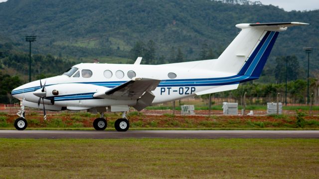 Beechcraft King Air F90 (PT-OZP)