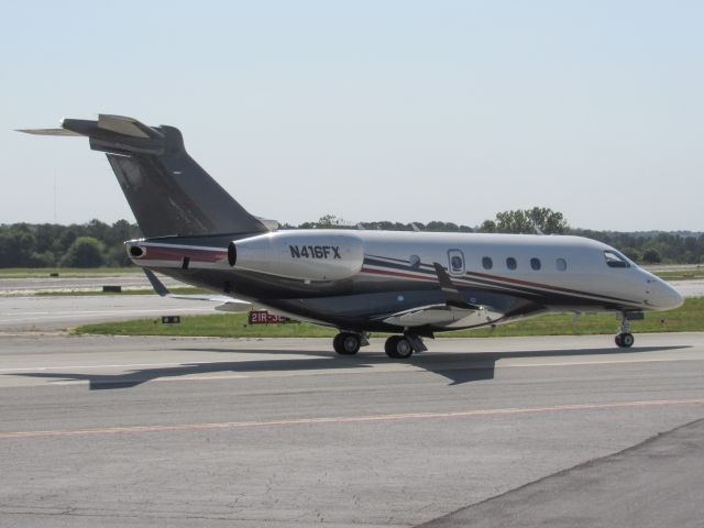 Embraer Legacy 450 (N416FX)