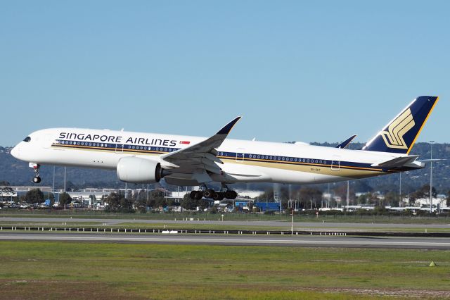 Airbus A350-900 (9V-SHT) - Airbus A350-941 sn 464. SIA 9V-SHT rwy 03 YPPH 02 July 2022