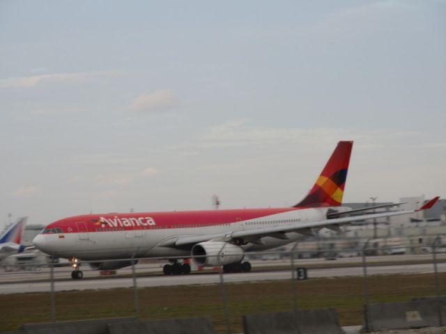 Airbus A330-200 (N948AC)
