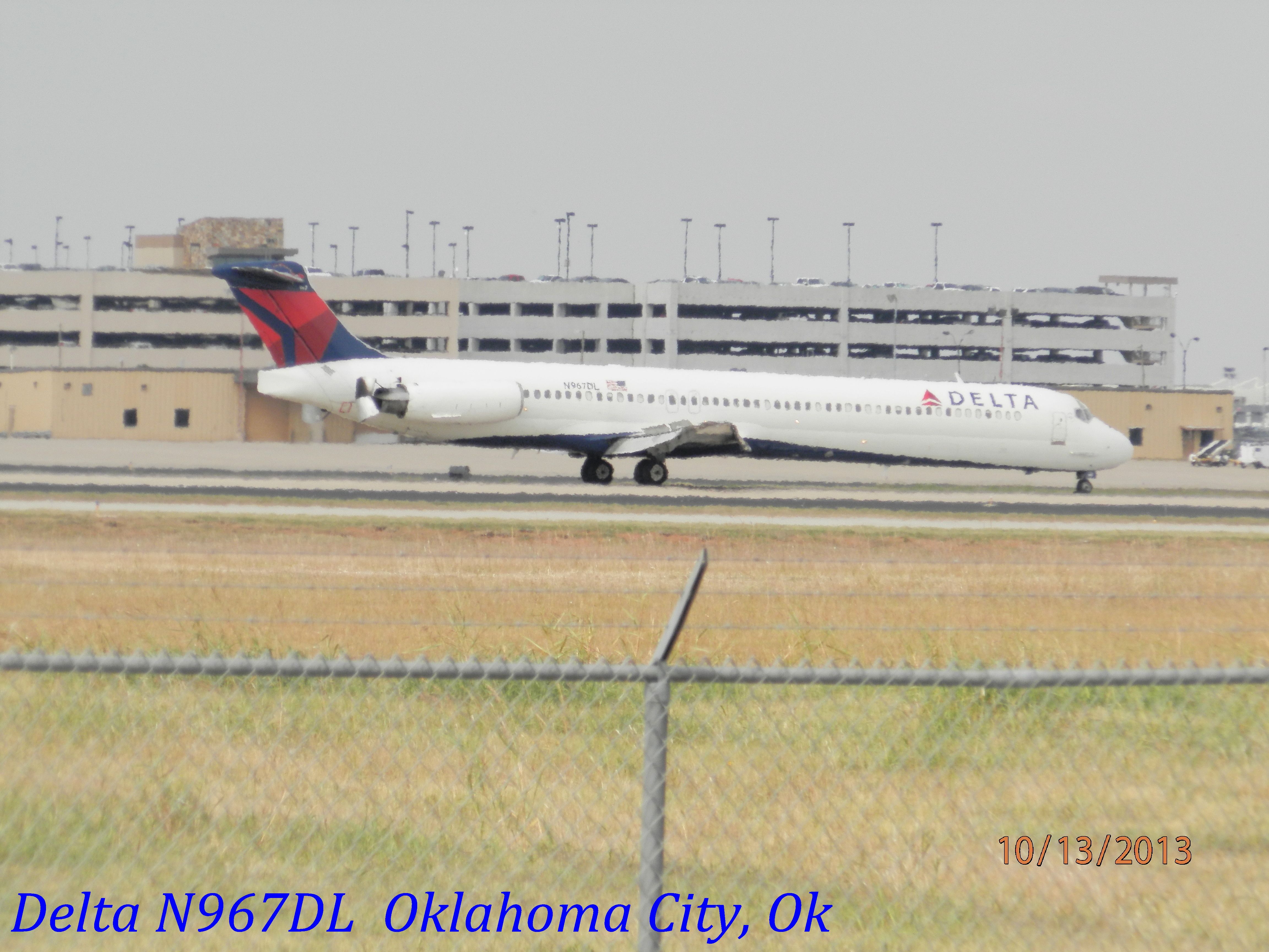 McDonnell Douglas MD-88 (N967DL)