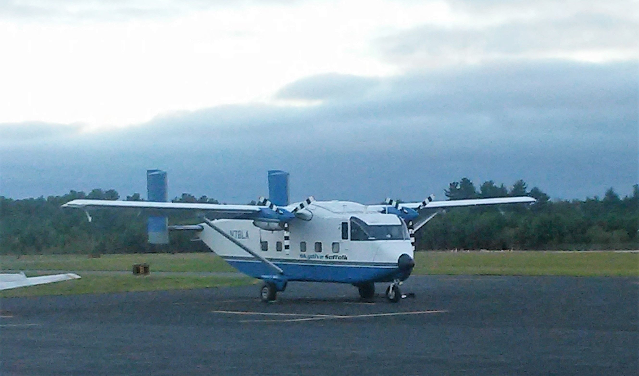 Short Skyvan (N78LA) - Shorts Skyvan on the ramp at Orange Municipal