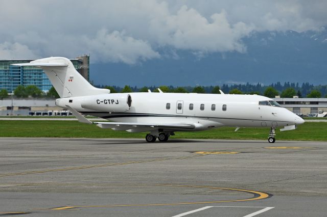 Canadair Challenger 350 (C-GTPJ)