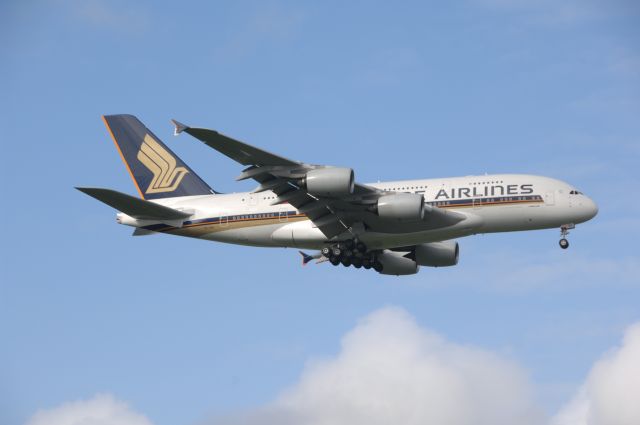 Airbus A380-800 (9V-SKB) - Final Approach to Narita Intl Airport R/W34L on 2008/8/22