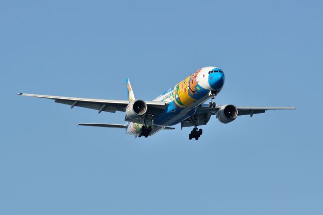BOEING 777-300 (JA754A) - 2013/4/13
