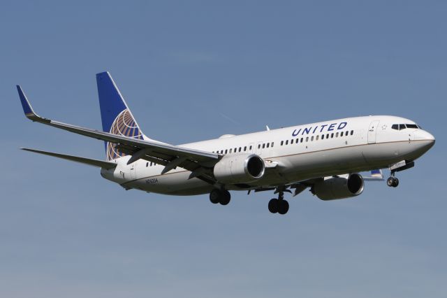 Boeing 737-800 (N76254) - April 21, 2014 - arrived Washington Reagan