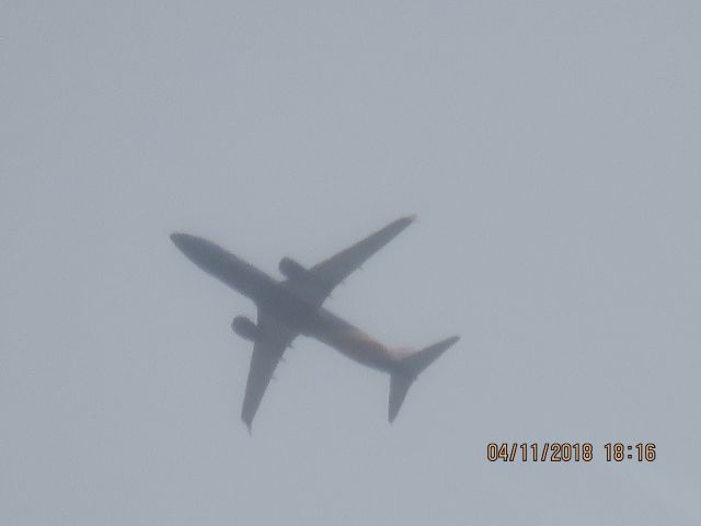 Boeing 737-800 (N8538V)