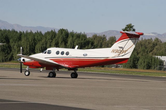 Beechcraft King Air F90 (N90RT) - Prior to departure for KMOD on 29-Oct-09.