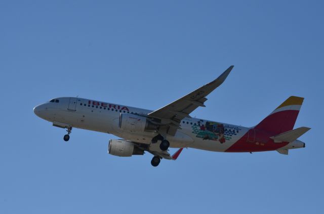 Airbus A320 (EC-MCS) - EC-MCS Conmemorativo de los 75 Años de Iberia volando a Puerto Rico despegando de Vigo (LEVX/VGO) con destino a Barajas (LEMD/MAD)