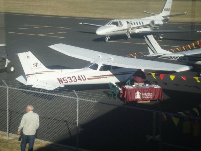 Cessna Skyhawk (N5334U)