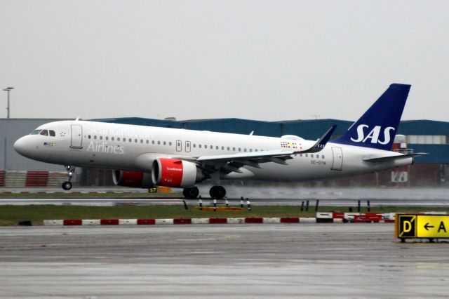 Airbus A320neo (SE-DYM) - Touching down on rwy 09R on 28-Apr-21 operating flight SAS527 from ESSA.
