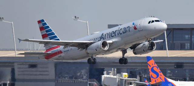 Airbus A320 (N649AW) - phoenix sky harbor international airport 14MAY21