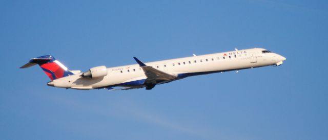 Canadair Regional Jet CRJ-900 (N134EV)