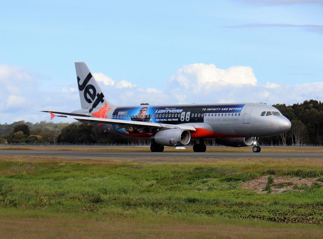 Airbus A320 (VH-VQM)