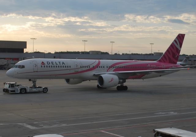 Boeing 757-200 (N610DL)