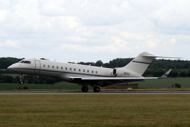 Bombardier Global Express (N53GX) - Touching down on R26 on 10-Jun-11.