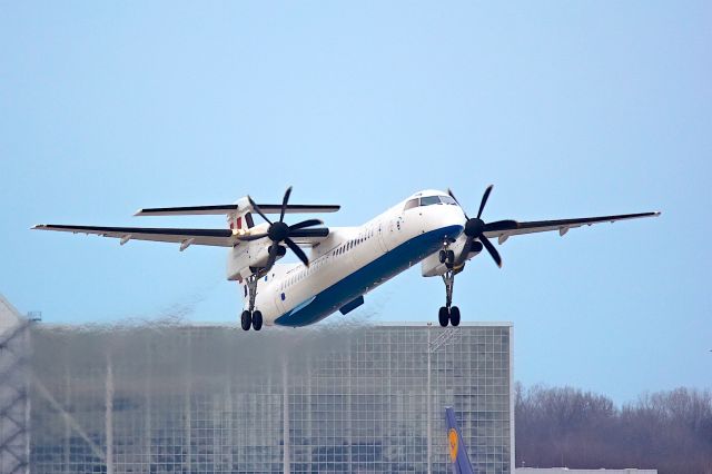 de Havilland Dash 8-400 (9A-CQB)