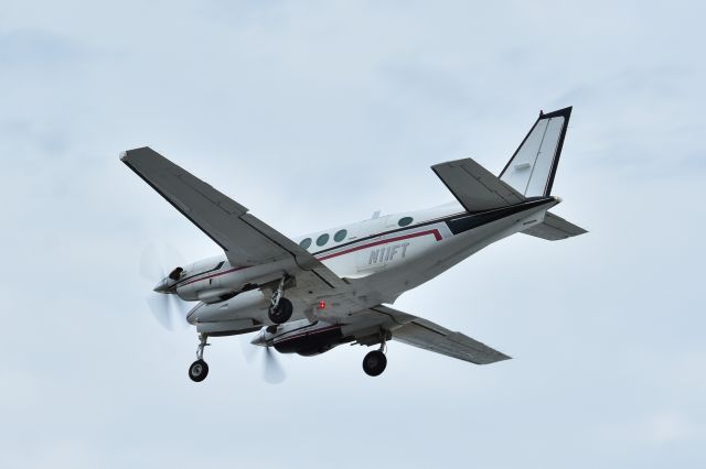 Beechcraft King Air 90 (N11FT)